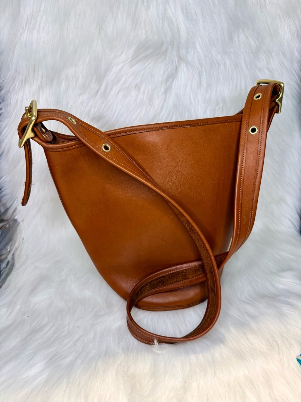 Classic 9953 Bucket Leather Shoulder Bag in brown - Picture 5 of 8